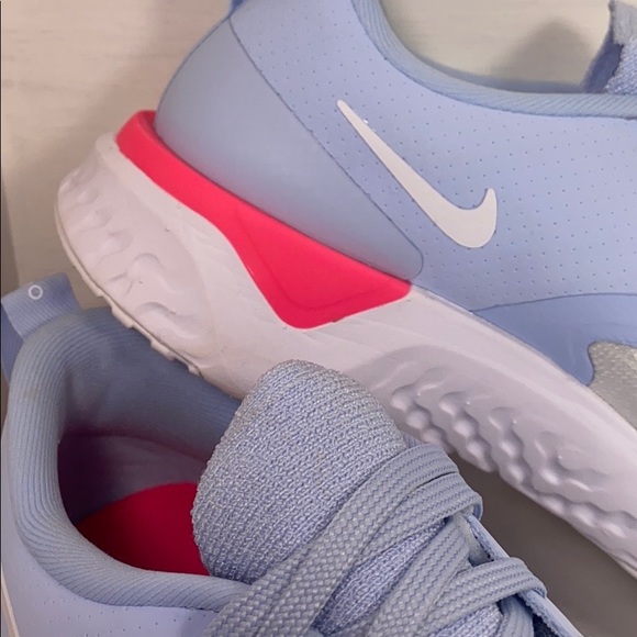 Nike Odyssey React 2 Flyknit - Picture 3 of 8